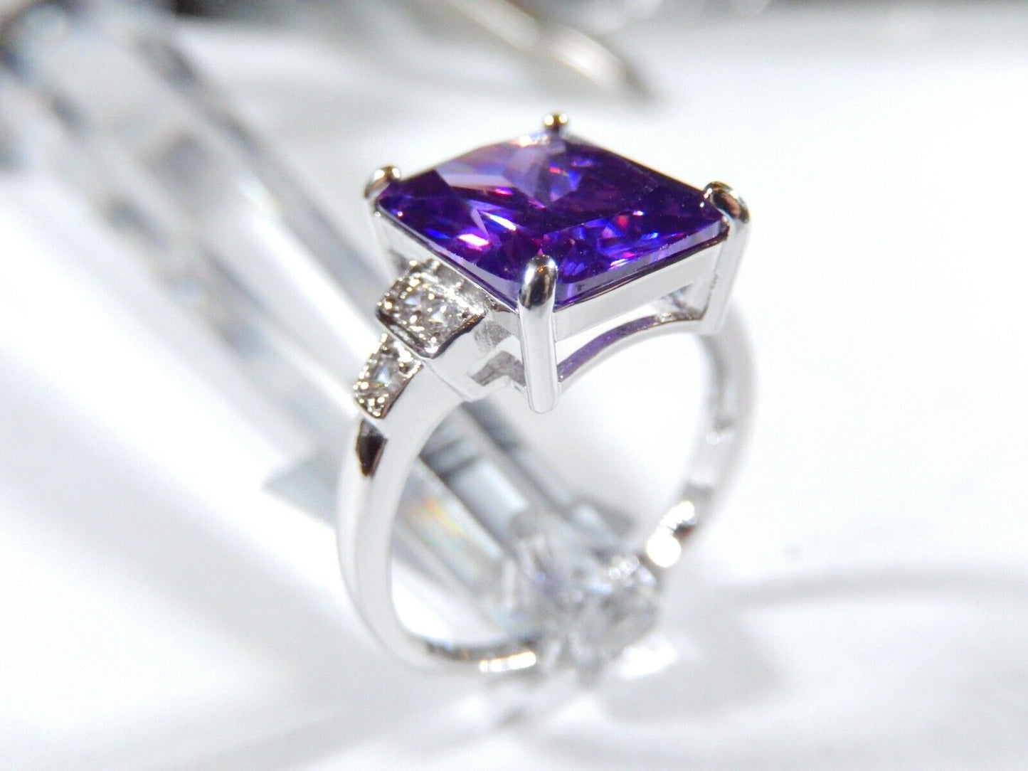 *VINTAGE* Beautiful Sterling Silver 5.00 CT Amethyst & Cubic Zirconia Ring Siz 9