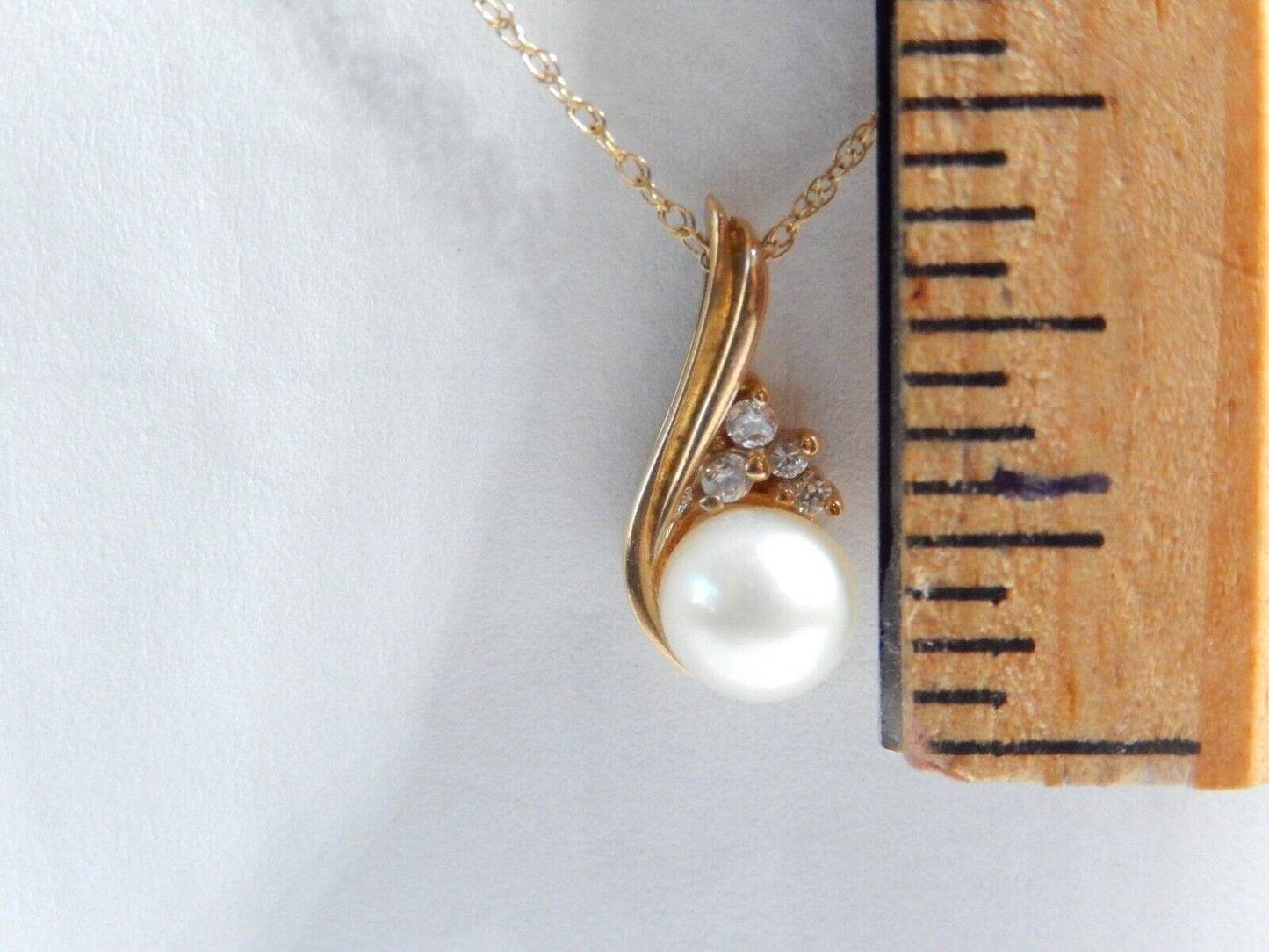 *NWT*  10K Yellow Gold 6 mm Pearl Pendant w/ 4 Diamond Cut CZ & 10k YG 18" Chain