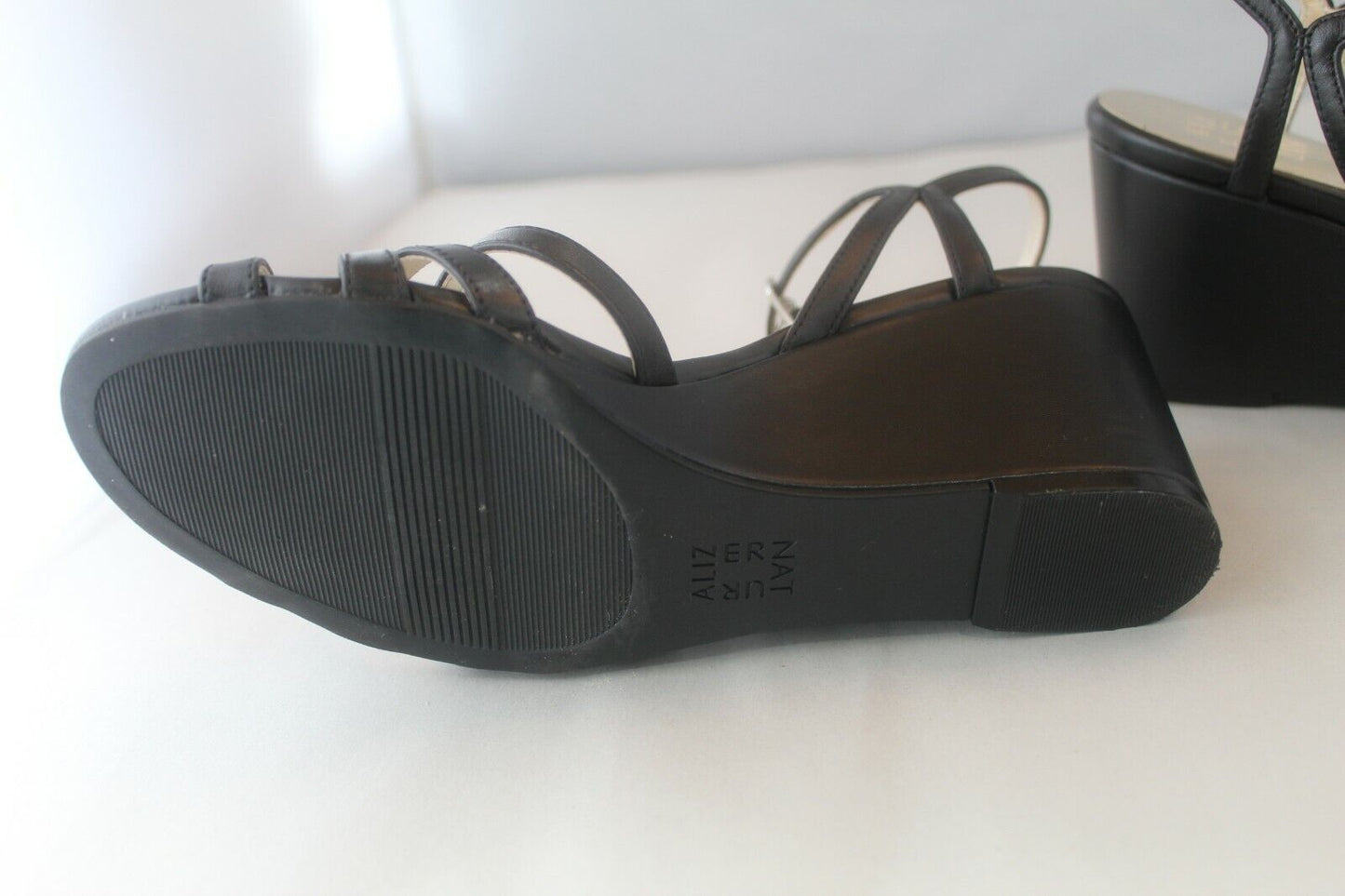 Naturalizer Women's Gio Wedge Sandal, Black Leather, Size 8.5 Medium