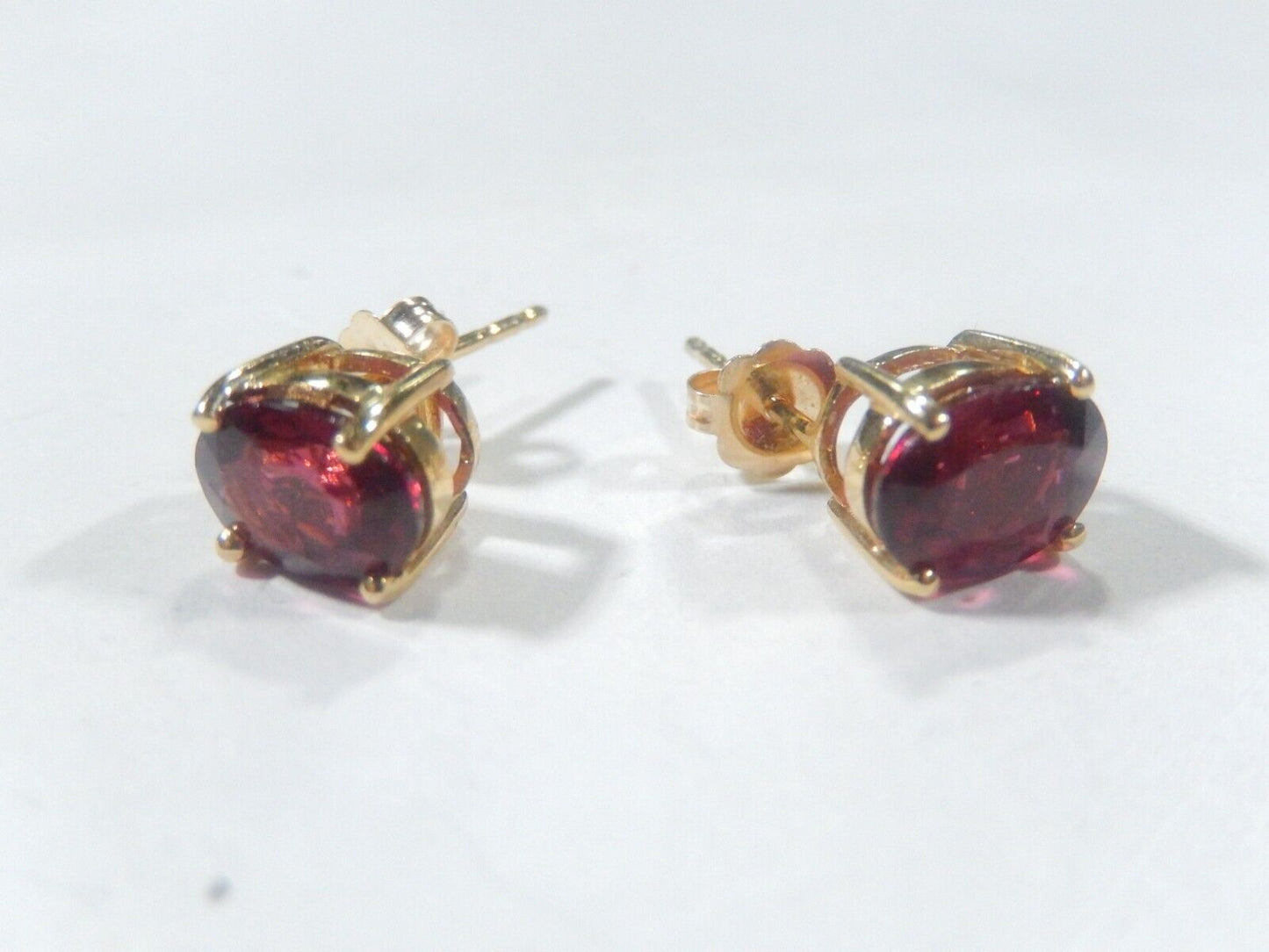 *VINTAGE*  14K Yellow Gold 2.5 CT  Oval Garnet Stud Earrings