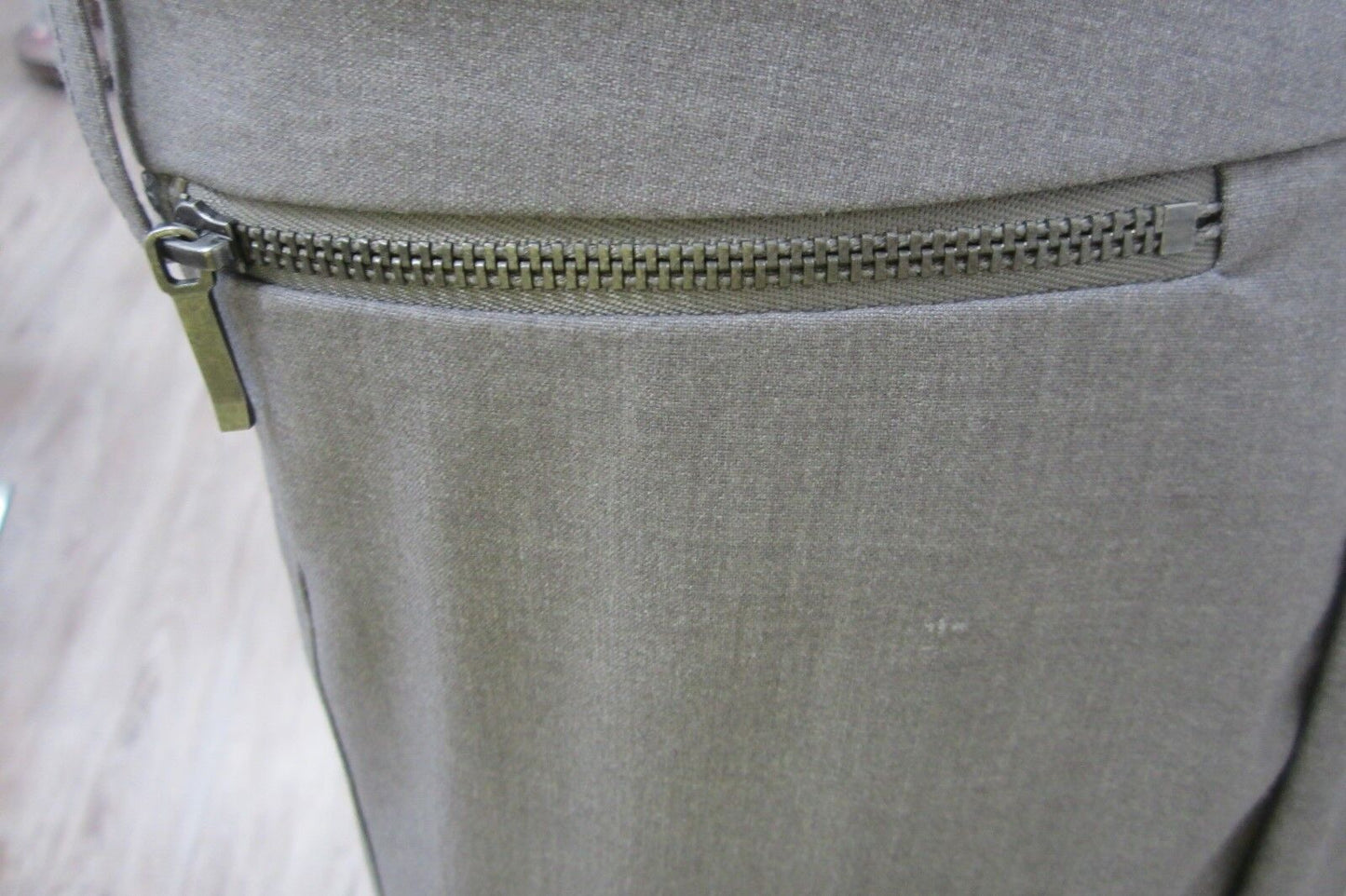 MINT WORTHINGTON DRESS  PANTS  MODERN FIT  STRAIGHT SIZE 18  x  33" LENGTH