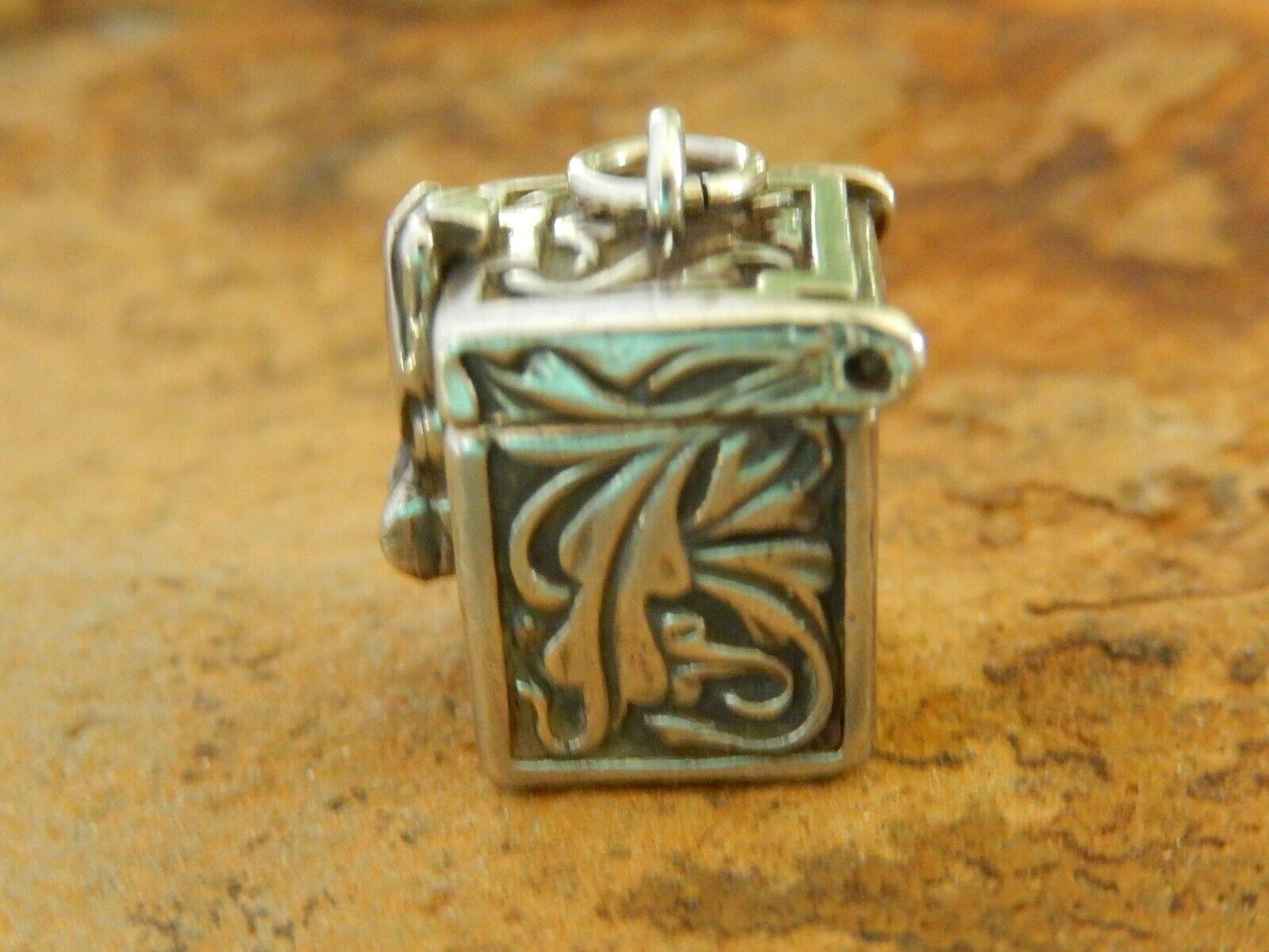 Vintage* Art Nouveau Sterling Silver Repoussé Prayer Box Locket Pendant 8.34 gm