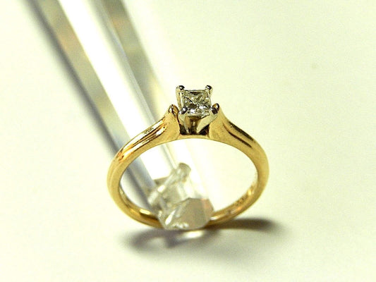 14 K Yellow Gold 1/4 CT VVS Princess Cut White Diamond Solitaire Engagement Ring