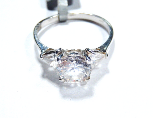 *VINTAGE*   Sterling Silver Three Stone 2.50 CT Cubic Zirconia CZ Ring Size 8.75