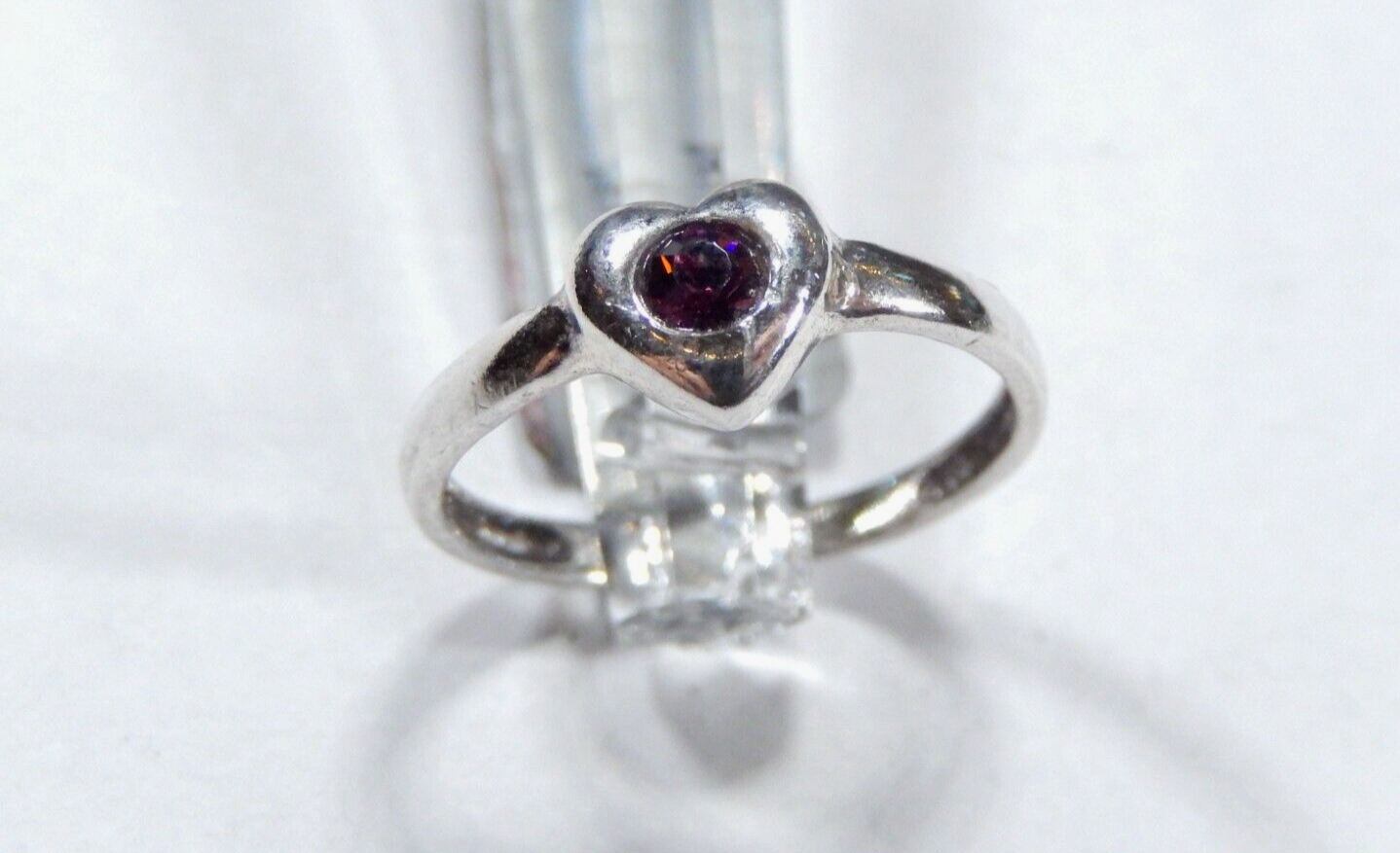 *VINTAGE* LOVELY HEART AMETHYST 925 STERLING SILVER RING SIZE 6.75