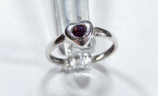 *VINTAGE* LOVELY HEART AMETHYST 925 STERLING SILVER RING SIZE 6.75