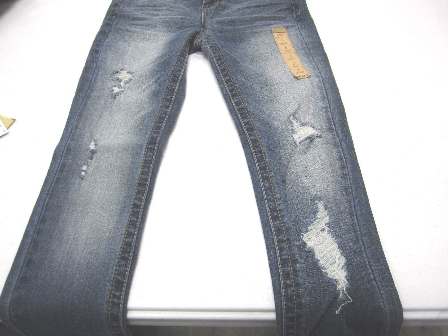NEW! "Mudd" Sexy Low-Rise Jeans Skinny Leg Destructed Jeans Size 0 x 31