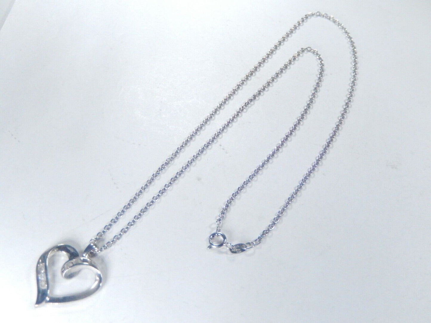 *VINTAGE*  10K White Gold Diamond Heart Pendant w/18"chain