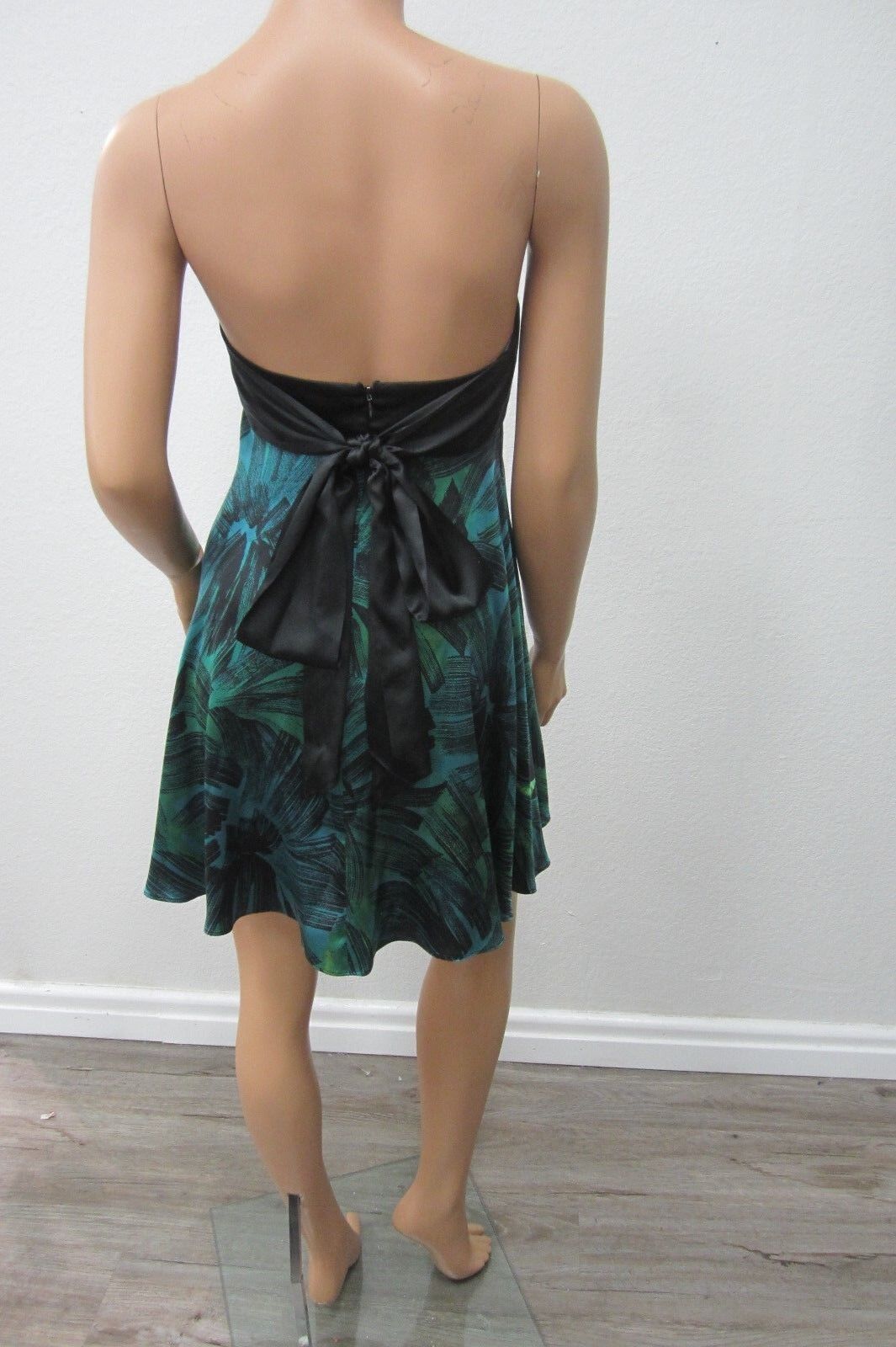 VERY NICE BEBE Silk Strapless Back Tie Mini Cocktail Dress Party  SZ M