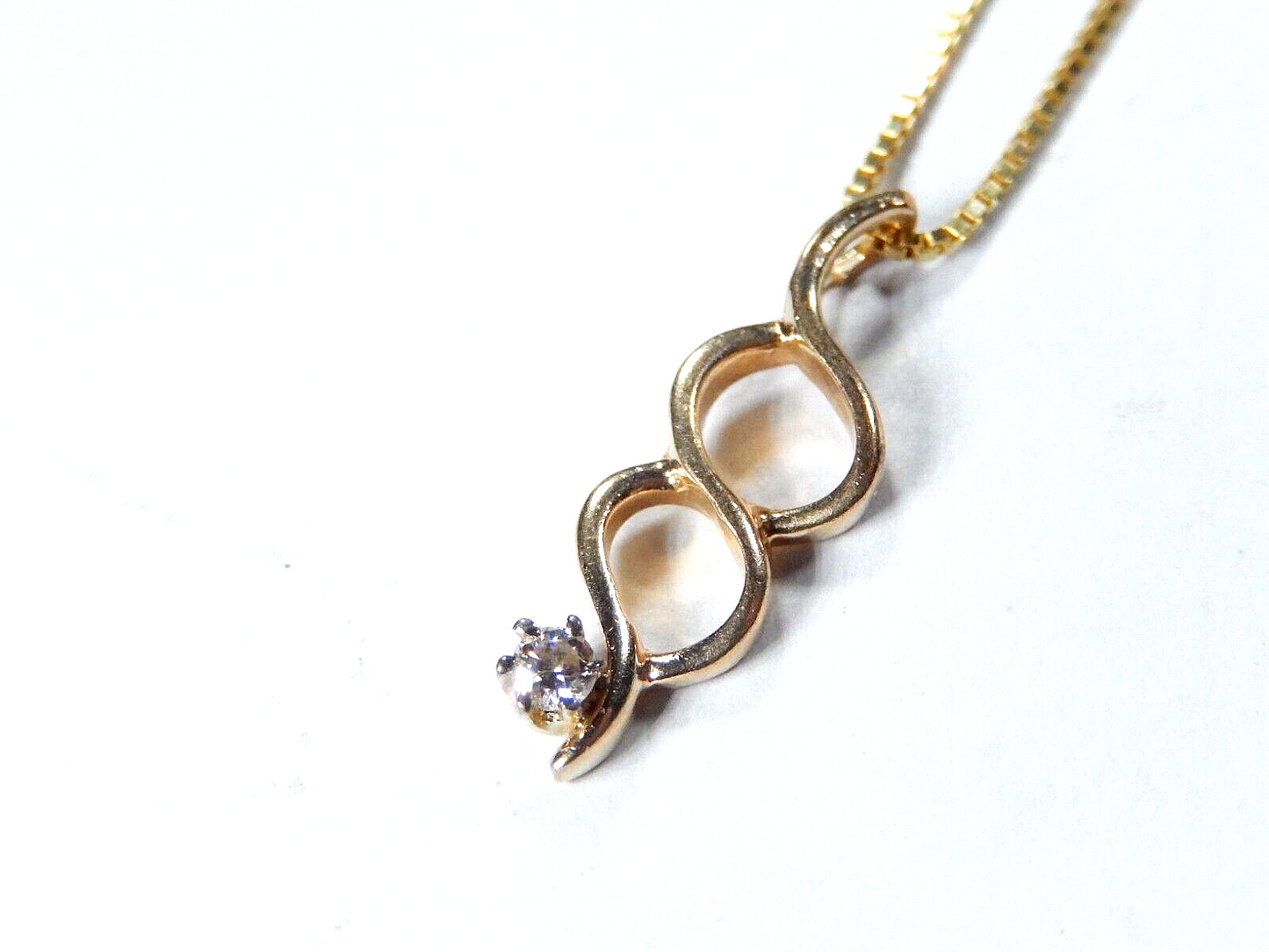 *VINTAGE*  14K Yellow Gold Natural Diamond Free Form Pendant w/18"chain