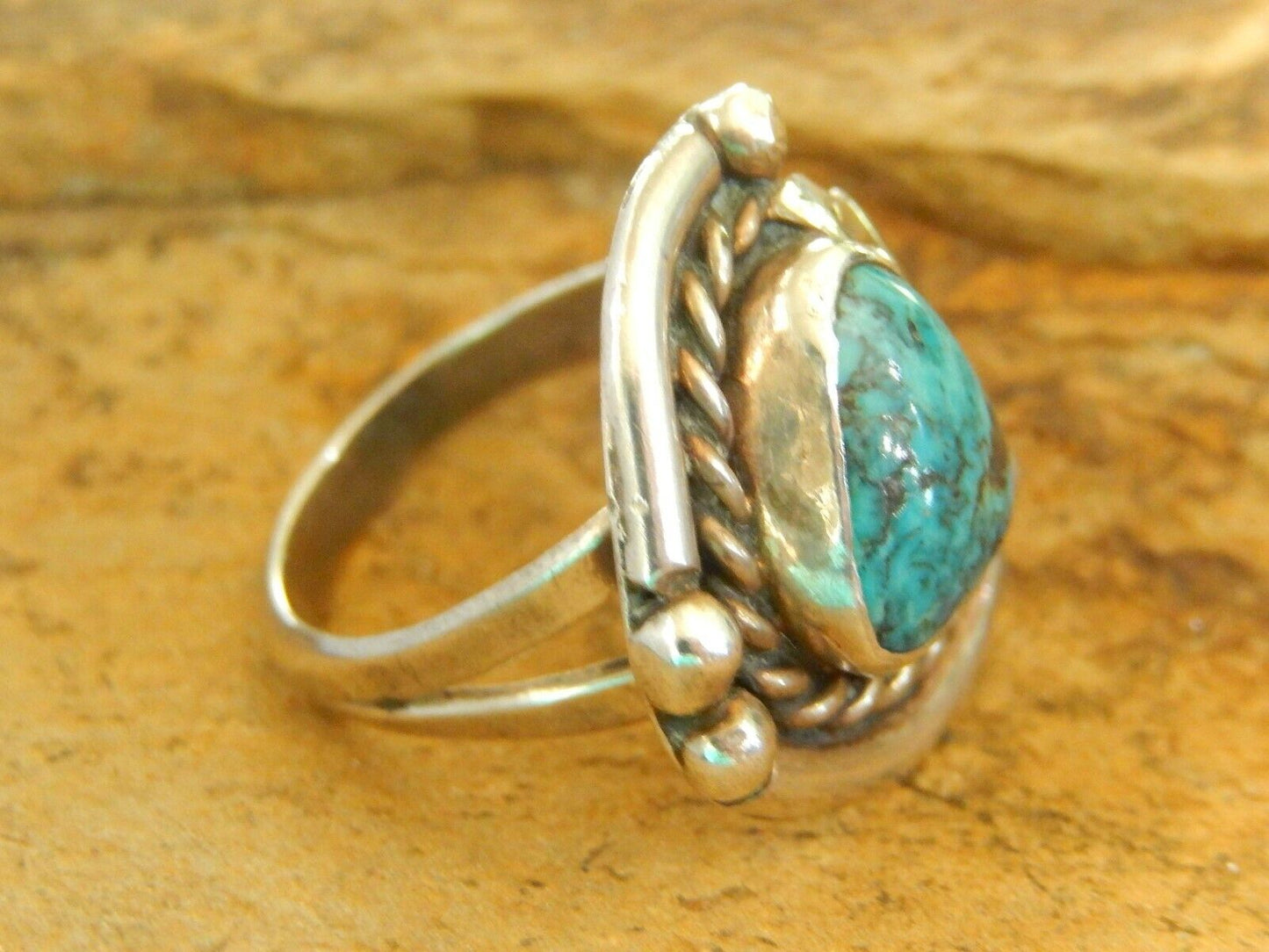 *VINTAGE*   Native Amer. Sterling Silver Turquoise Ring Size 8.5