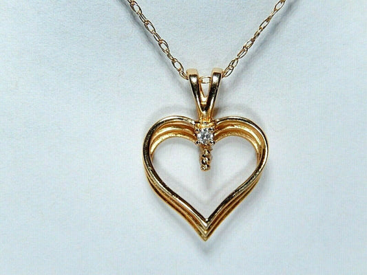 *VINTAGE*  10K Yellow Gold Solitaire Diamond Heart Pendant with 10K 18" Chain