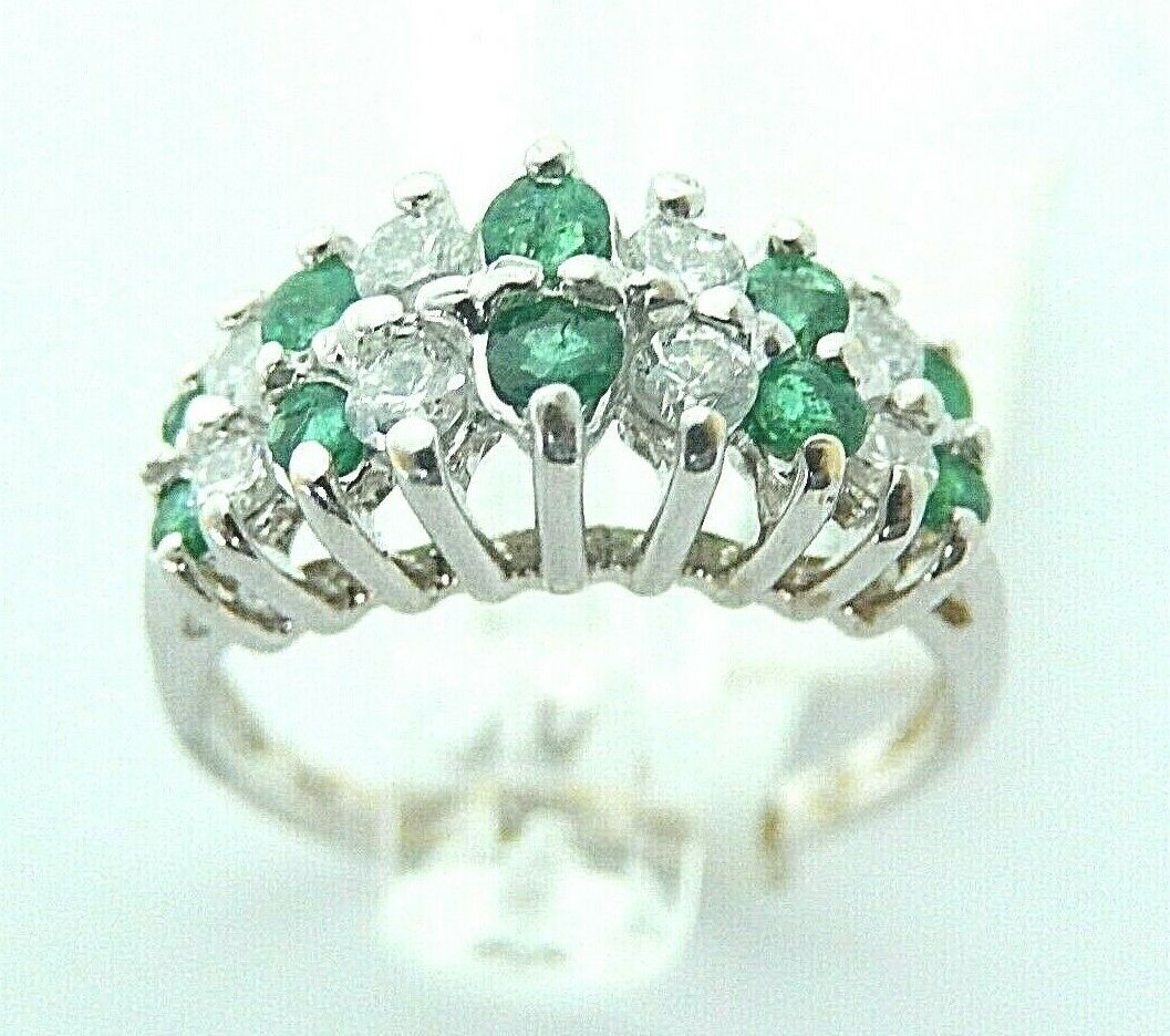 14k White Gold Round 1.00 CTW Green Emerald And Round Diamond Band Ring Size 7