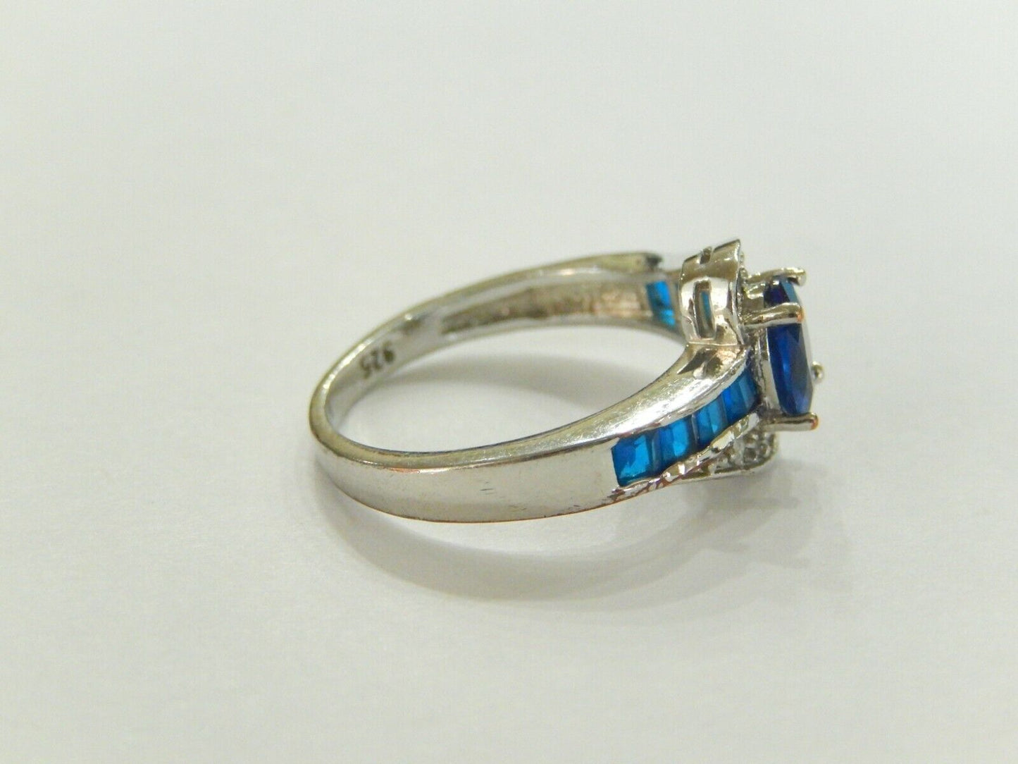 *VINTAGE* Sterling Silver Oval & Princess Cut Blue Sapphire With CZ Ring Size 7