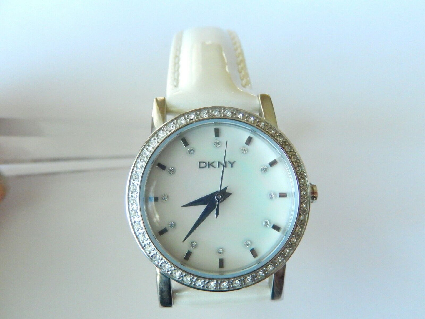 *NEW* DKNY Women's Watch Mother of Pearl Dial MOP White Leather Band NY-8015