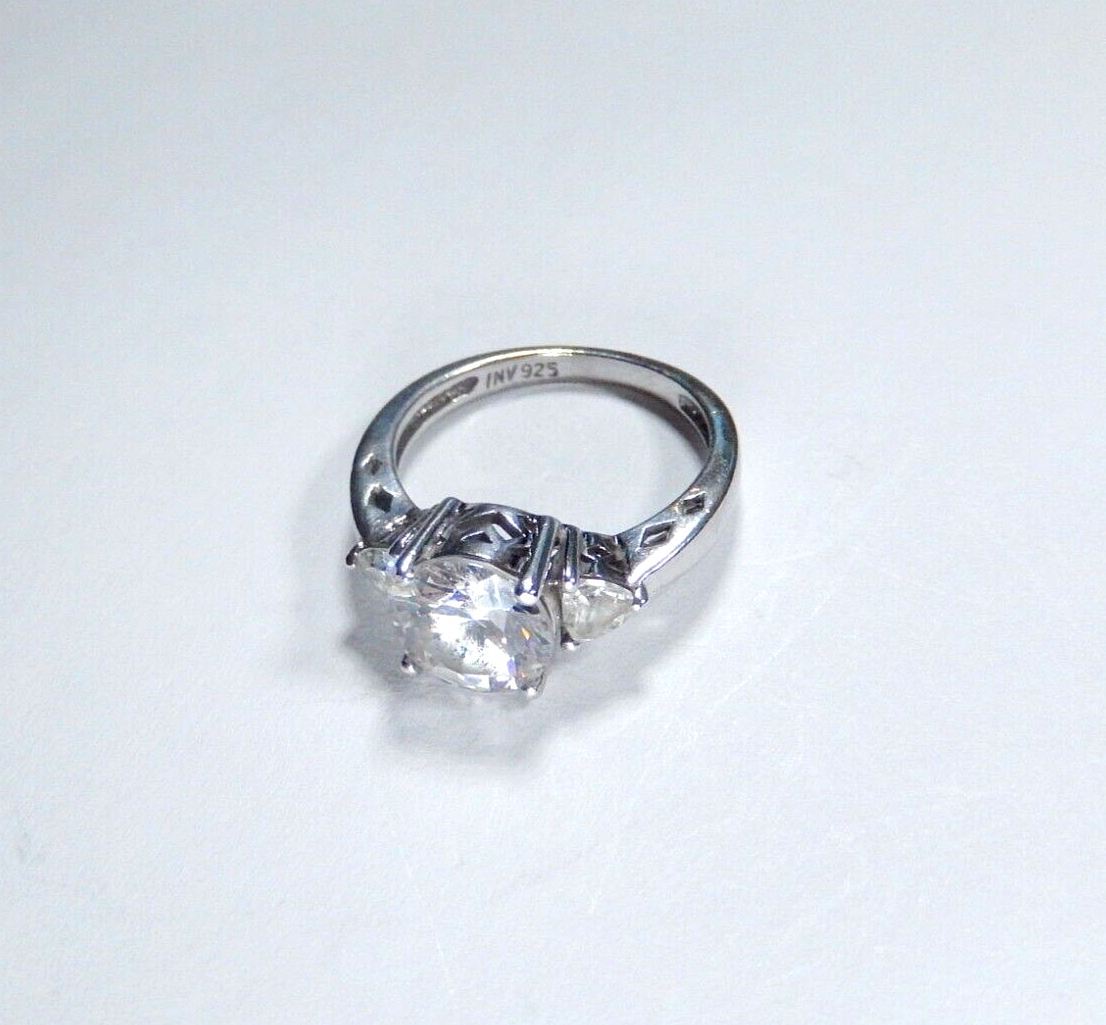 *VINTAGE*   Sterling Silver Three Stone 2.50 CT Cubic Zirconia CZ Ring Size 5