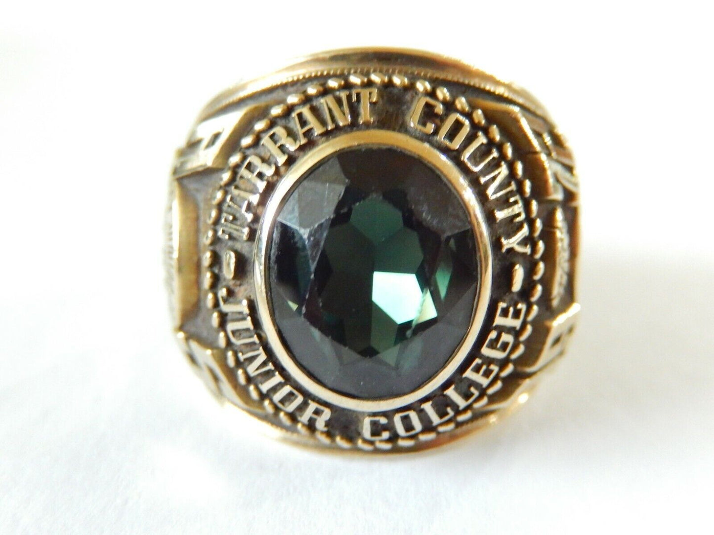 MEN'S 10K YELLOW GOLD TARRANT COUNTY JUNIOR COLLEGE CLASS RING 19.30 GMS SZ 10
