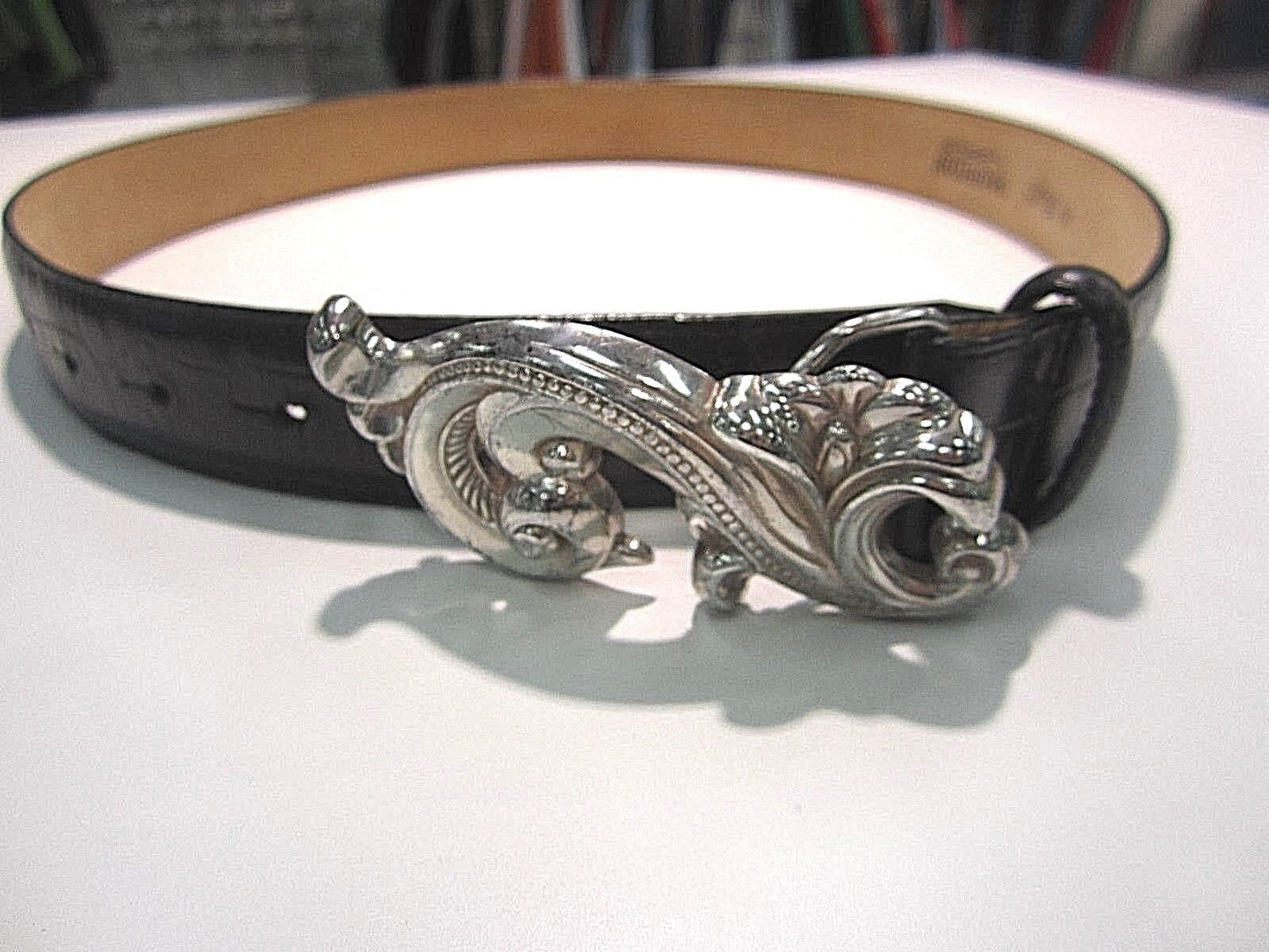 VERY NICE Vintage Brighton Sz M Black Silvertone Swirl Western Buckle Belt 36403