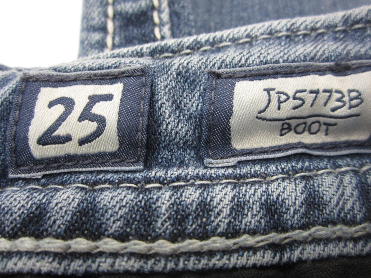 VERY NICE Miss Me Jeans JP5395B Boot Cut Medium Blue Size 25 x 33