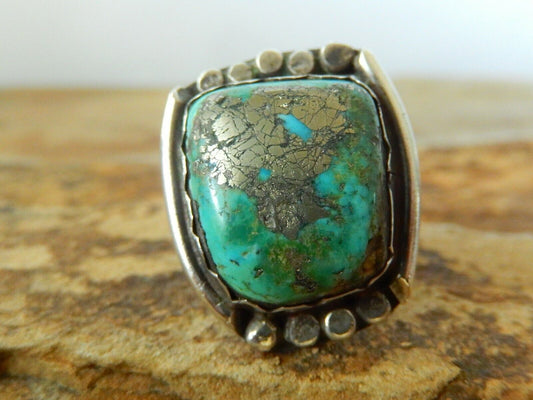 *VINTAGE*  Native Amer. Sterling Silver Large Turquoise Ring Size 4.25