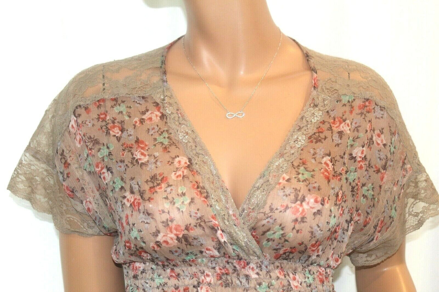 Style That Works by Vanity Women Chiffon  Short Sleeve Blouse Size Small