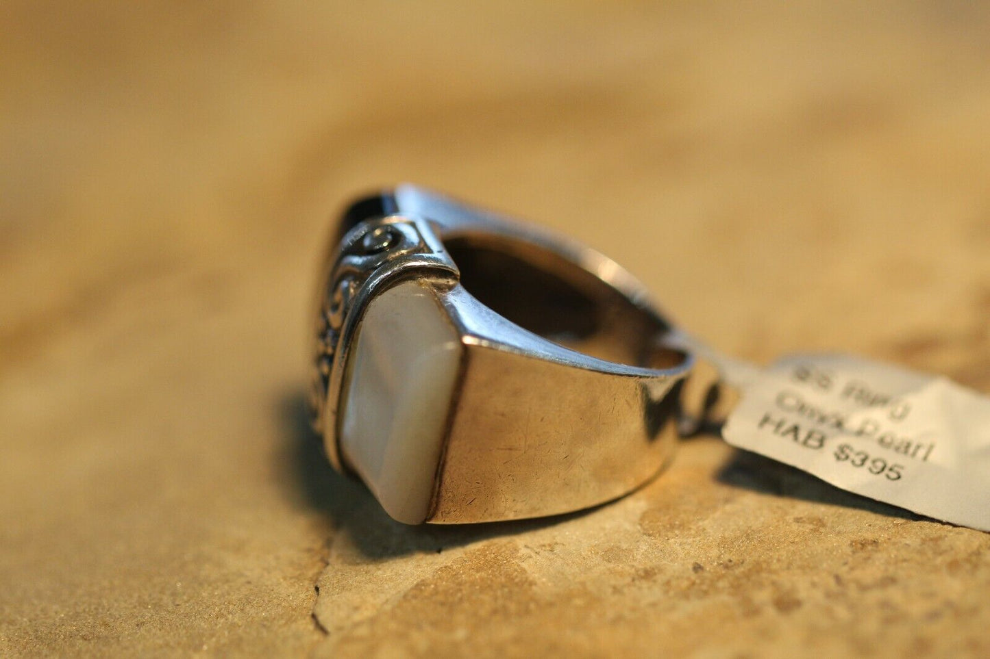 *VINTAGE* STERLING SILVER BLACK ONYX AND MOTHER OF PEARL RING SIZE 5.5