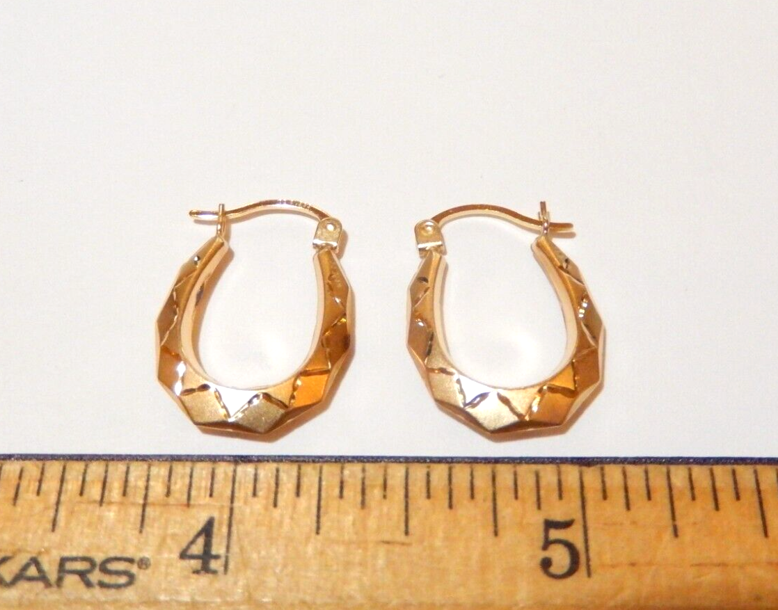14K Gold Diamond Cut Oval Fancy Design Hoop Earrings 22mm x 16mm