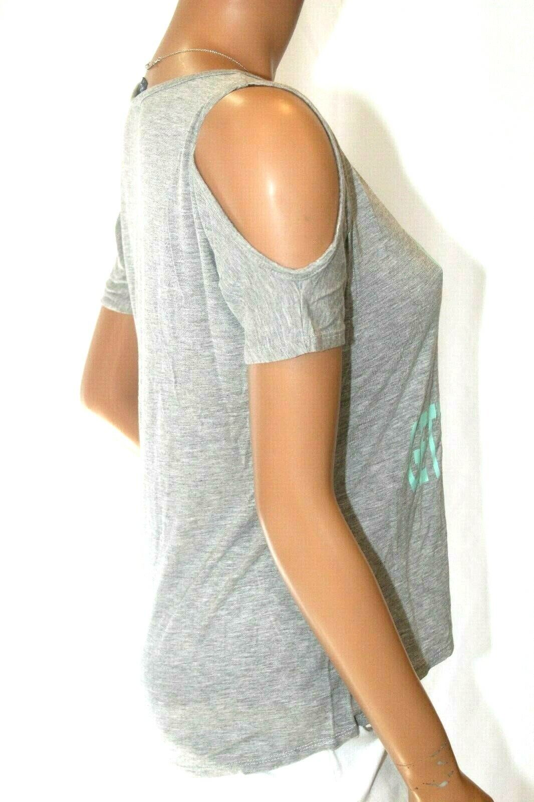 *NWOT*  Scarlett Women’s Graphic  Cut Out Sleeve T-Shirt  Casual Top Size Large