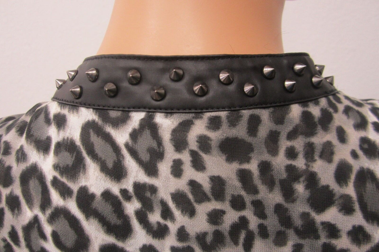 Torrid Metal Spike Collar Size 1 Plus Size  Top Animal Print