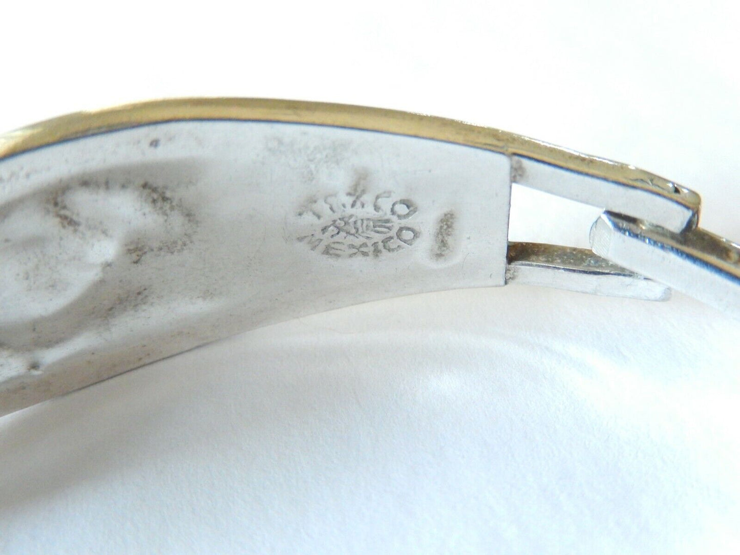 *VINTAGE Taxco Mexico Sterling Silver Mother of Pearl Inlay Hinged Cuff Bracelet