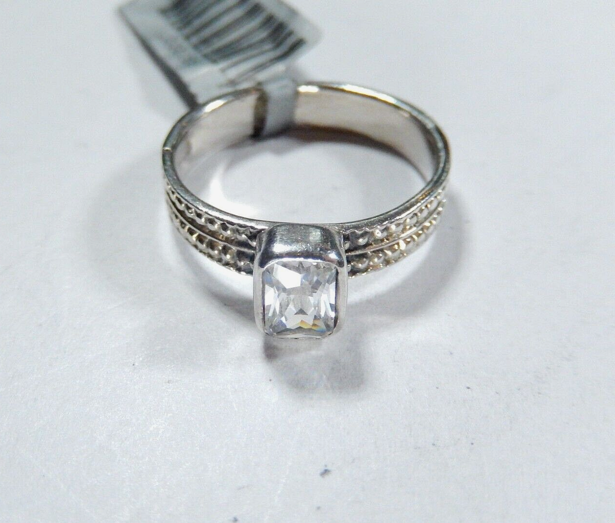 *VINTAGE*   .75 CT Emerald CZ SOLITAIRE STERLING SILVER BEADED BAND RING SZ 7.75