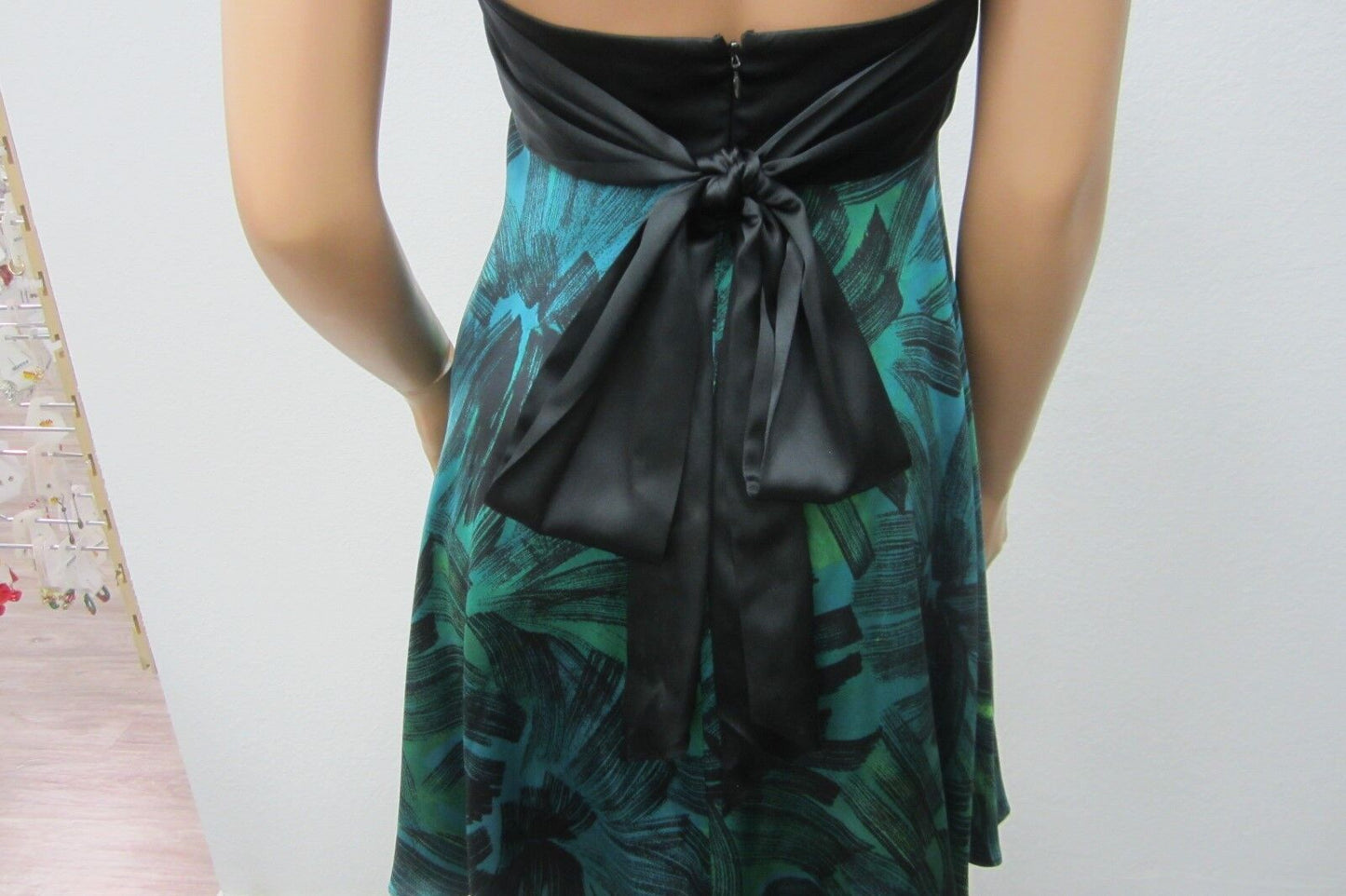VERY NICE BEBE Silk Strapless Back Tie Mini Cocktail Dress Party  SZ M