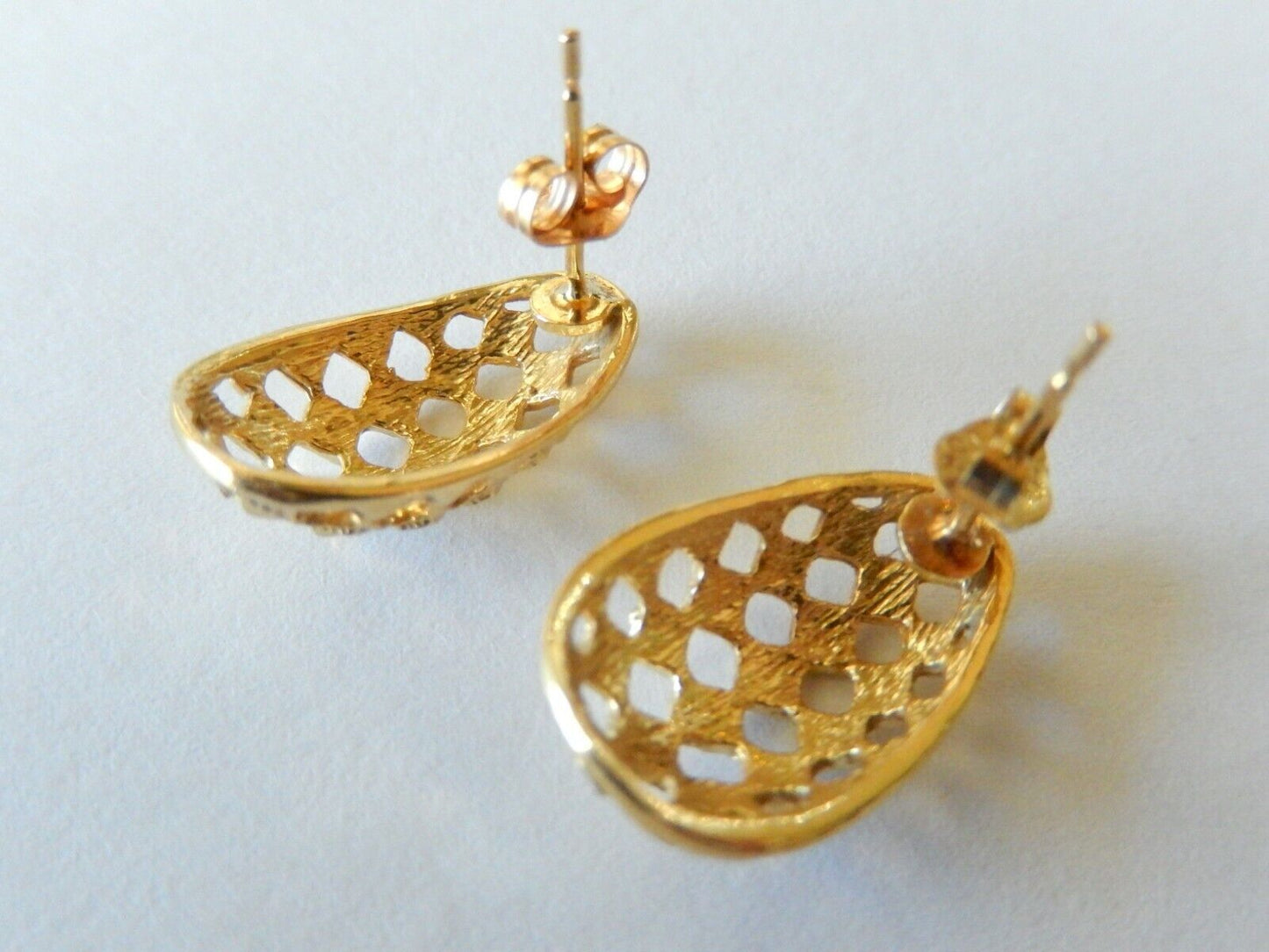 14K Yellow Gold Solid Cast Filigree Diamond Cut Post Earrings  3/4" x 1/2"