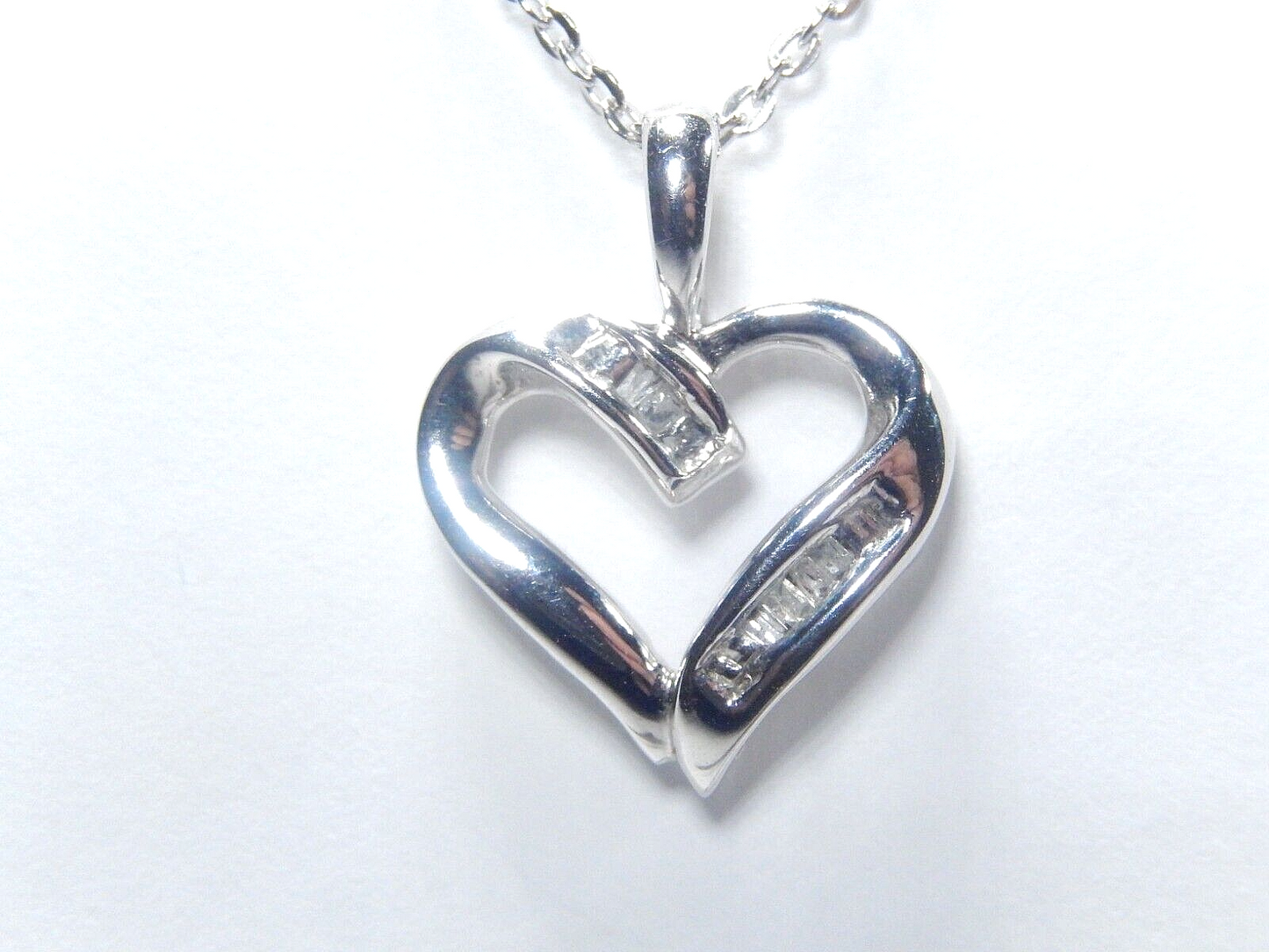 *VINTAGE*  10k White Gold  Baguette Diamond Heart Shape Pendant w/18"chain