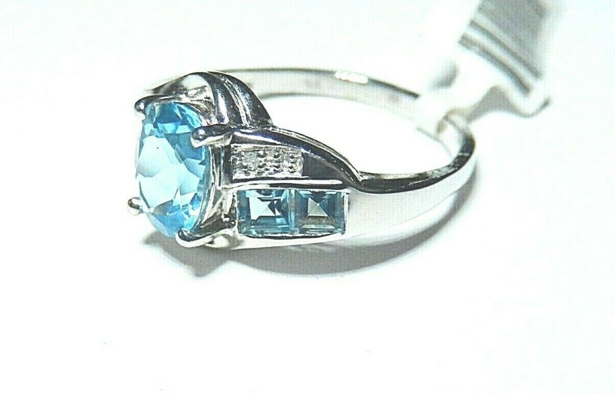 *NWT* 10K White Gold 2CT Oval Blue Topaz and Diamond Ring Size 9