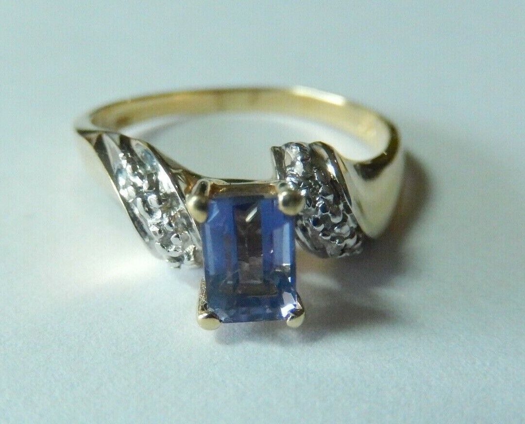 14K Yellow Gold Emerald Shape Tanzanite Center with Diamond Accents Ring Siz 7.5