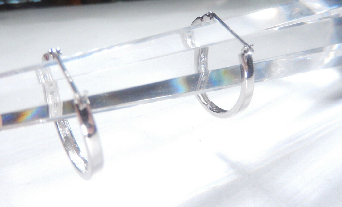 *VINTAGE*  10K White Gold 1/5cttw Natural Diamond 21mm Hoop Earrings