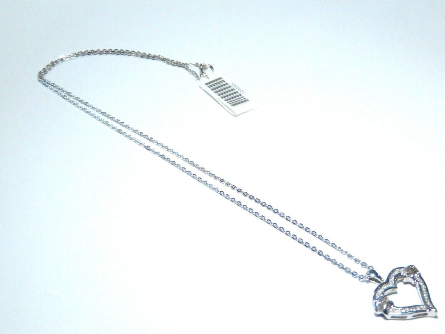 *NWT*  10K White Gold 1/4 CT Round & Baguette Diamond Heart Pendant w/ 18" Chain