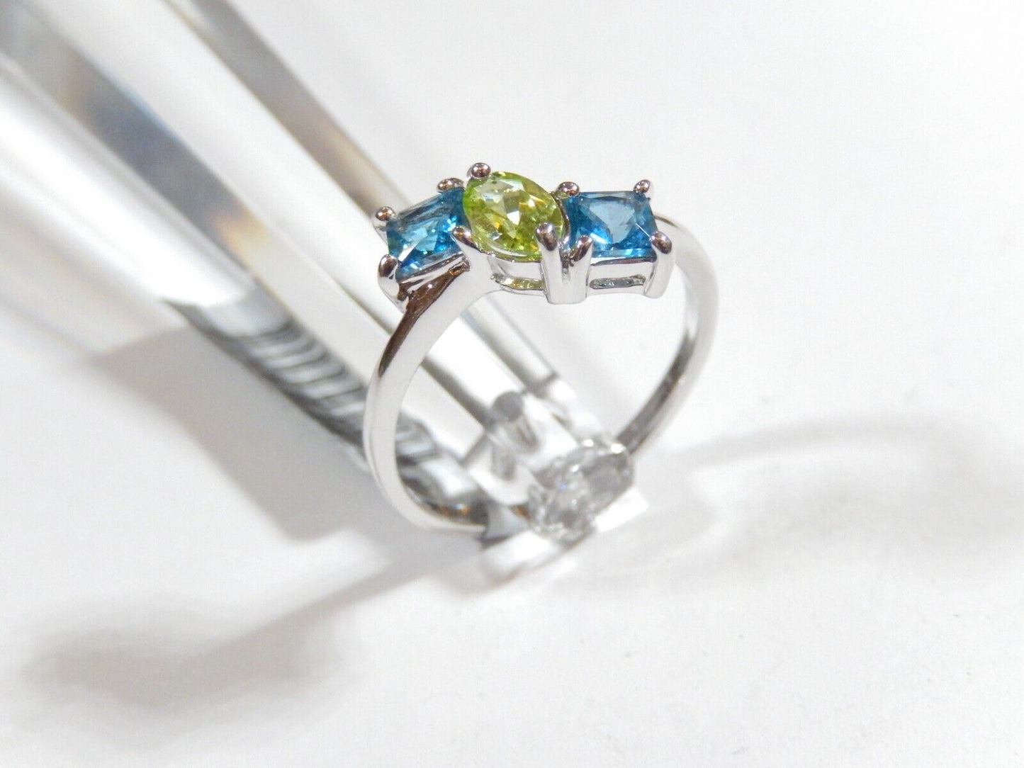 *VINTAGE*   Sterling Silver London Blue Topaz & Peridot Three Stone Ring Sz 8