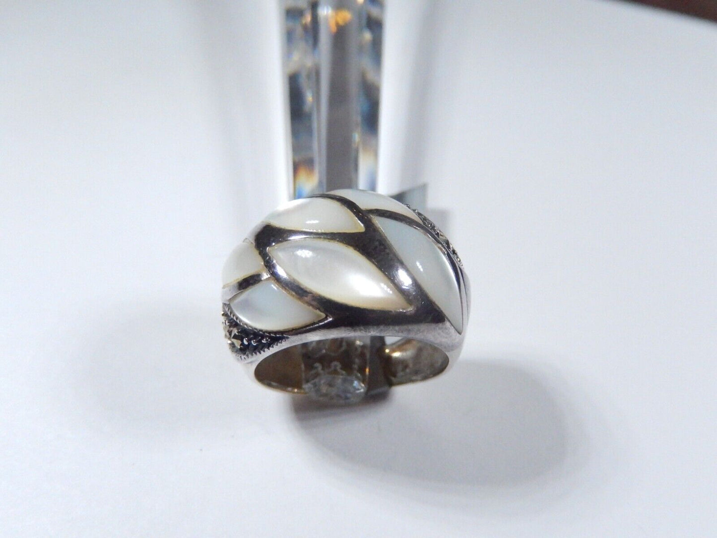 *VINTAGE*  925 Sterling Silver  Real Mother-of-Pearl Domed Ring Size 8