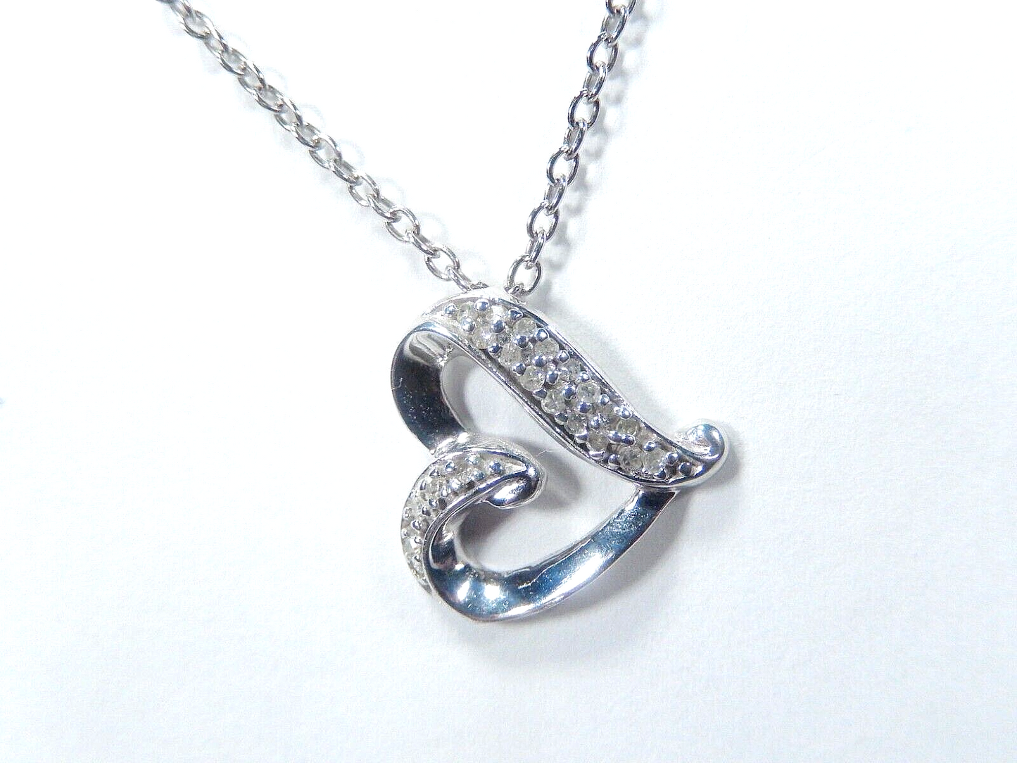 *VINTAGE* 10K White Gold 20 Natural Diamond Curved Heart Pendant w/18"chain