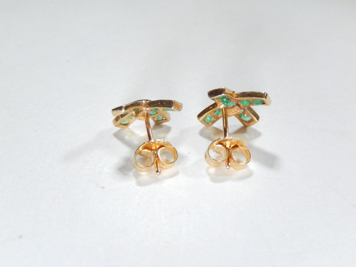10K Yellow Gold Natural Bright Green Emerald Earrings Criss Cross "X" Shape