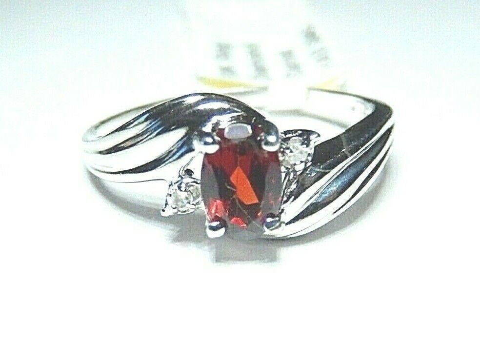 *NWT* 10k White Gold Oval Garnet And Diamond Ring Size 6.5