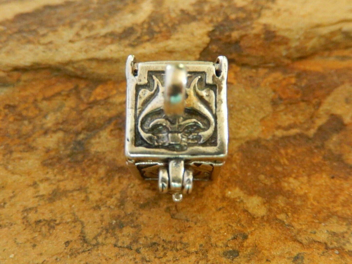 Vintage*Art Nouveau Sterling Silver Repoussé Prayer Box Locket Pendant 8.25 gm