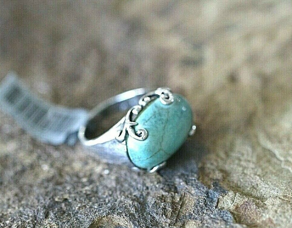 *VINTAGE*  Sterling Silver  Raised Turquoise Southwest Style Ring Size 6
