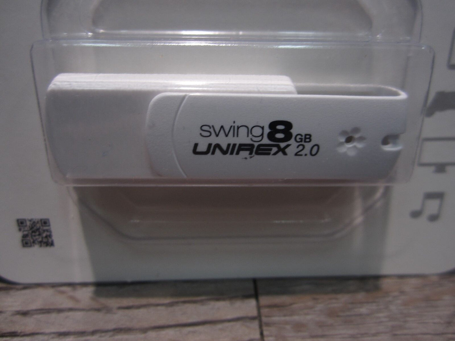 Unirex USFW-208WS Swing 8GB USB 2.0 Flash Drive - WHITE