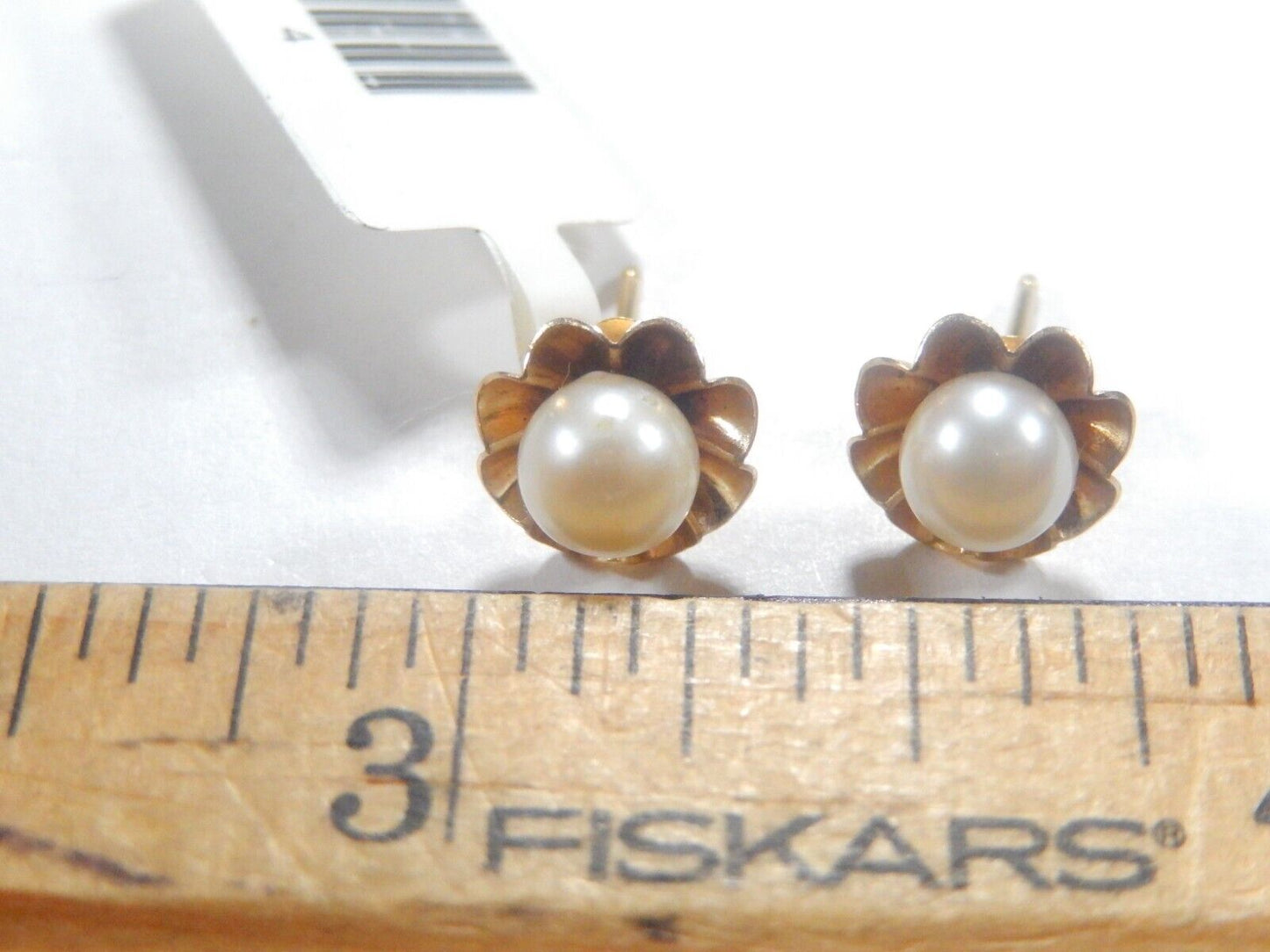 *VINTAGE*  14K Yellow Gold Buttercup 5.5mm  Stud Earrings