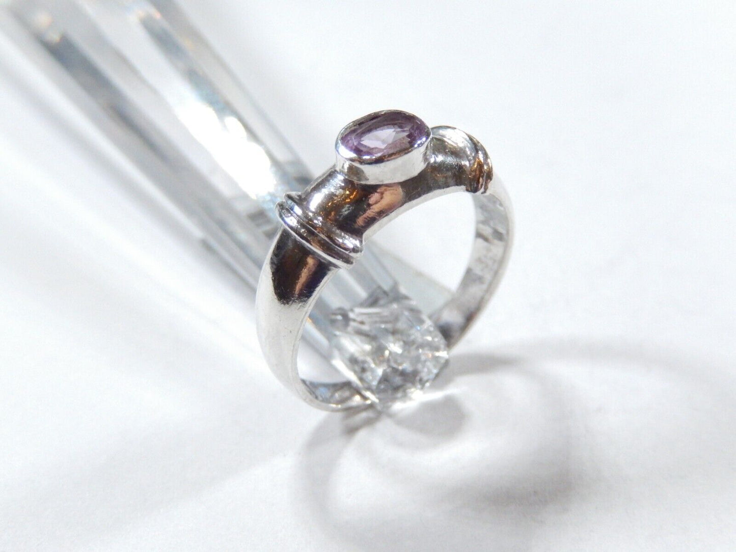 *VINTAGE* WOMENS MODERN STYLE CLASSY OVAL AMETHYST STERLING SILVER RING Sz 8