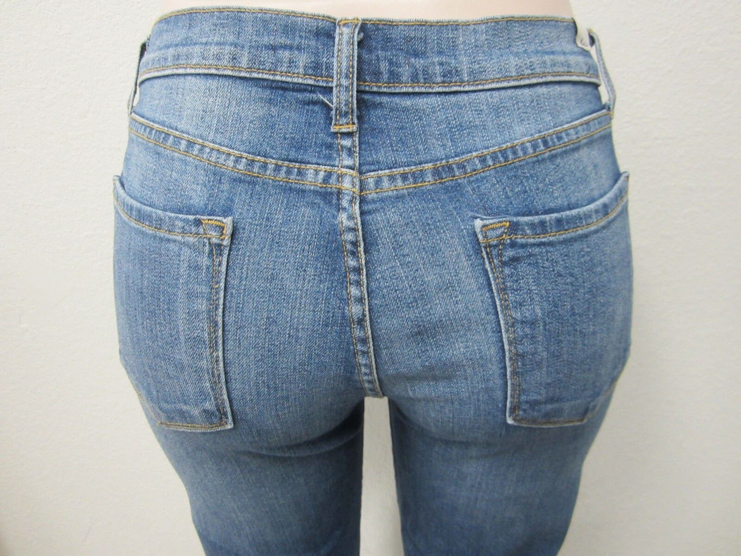 VERY NICE KanCan  Blue Stretch Denim Distressed Straight  Jeans size 28 x 26.5