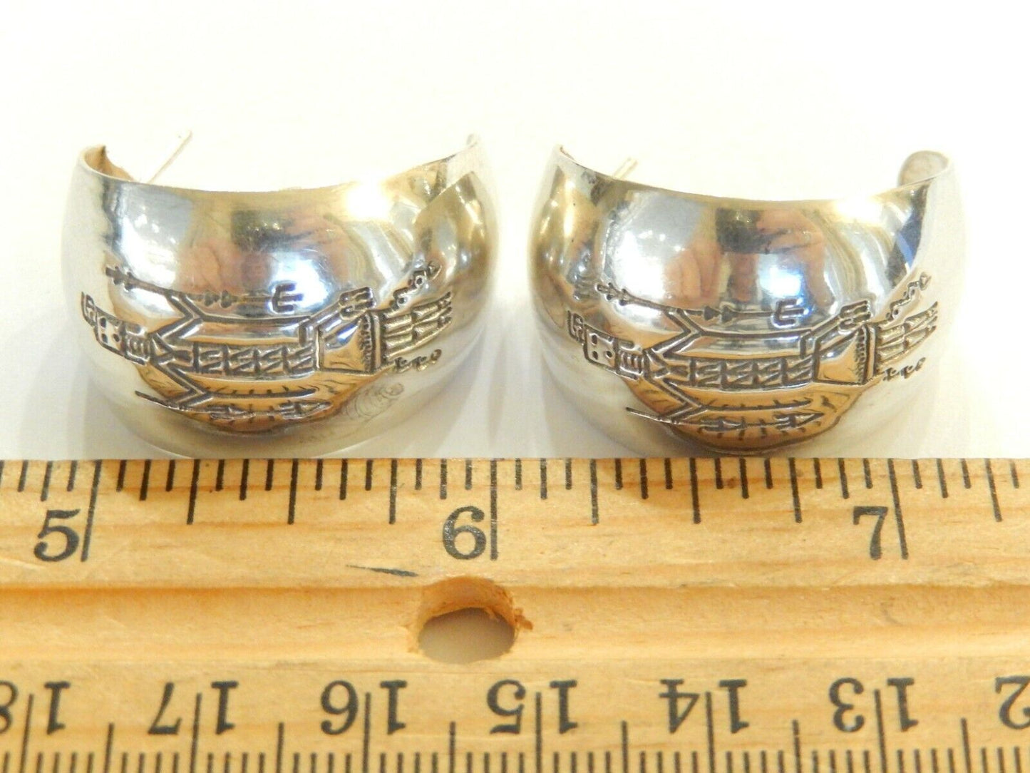 *VINTAGE* Native American  Stamped Sterling Silver 7/8" Wide 3/4 Hoop Earrings